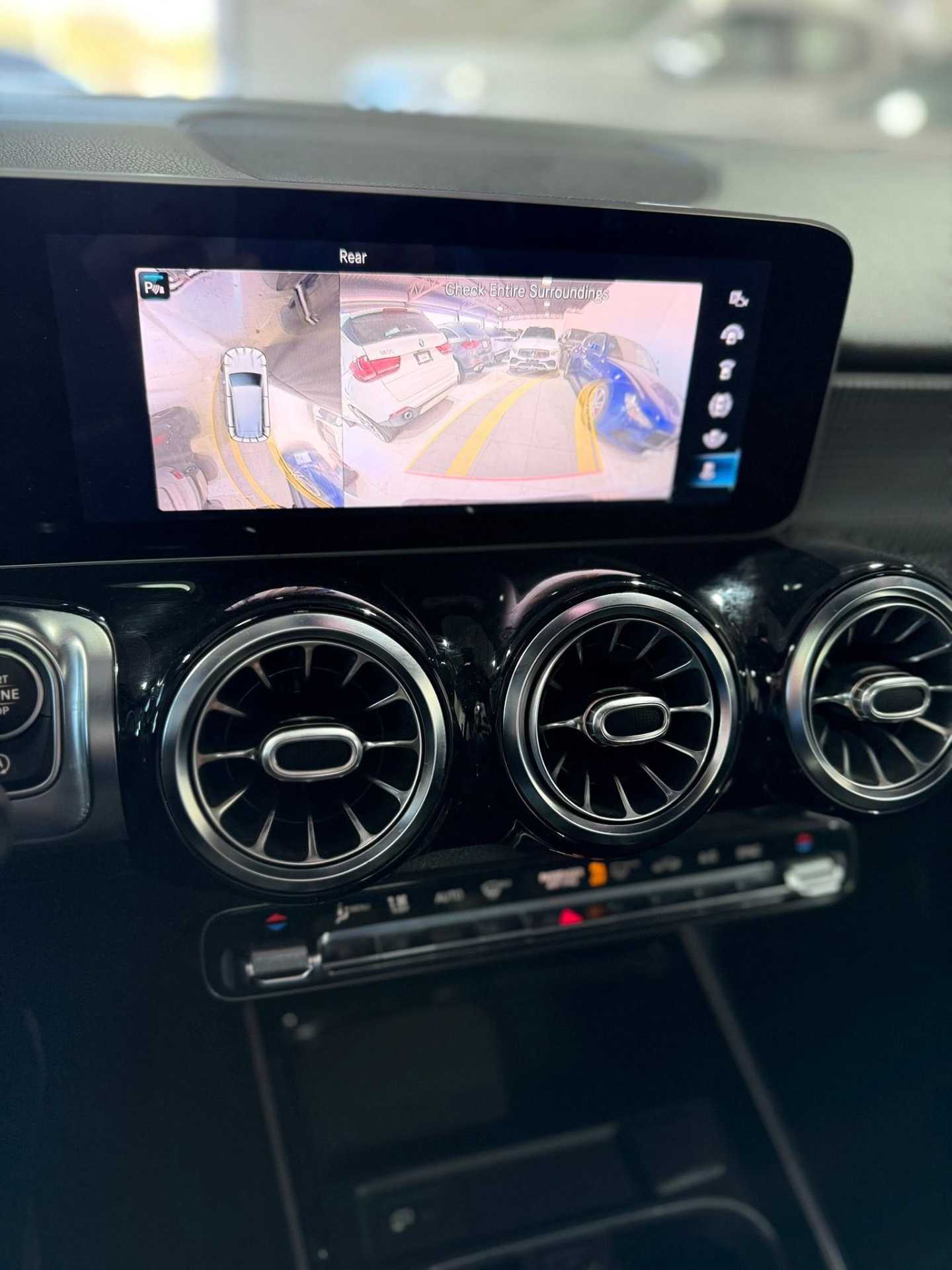 Mercedes Benz GLB250 2021