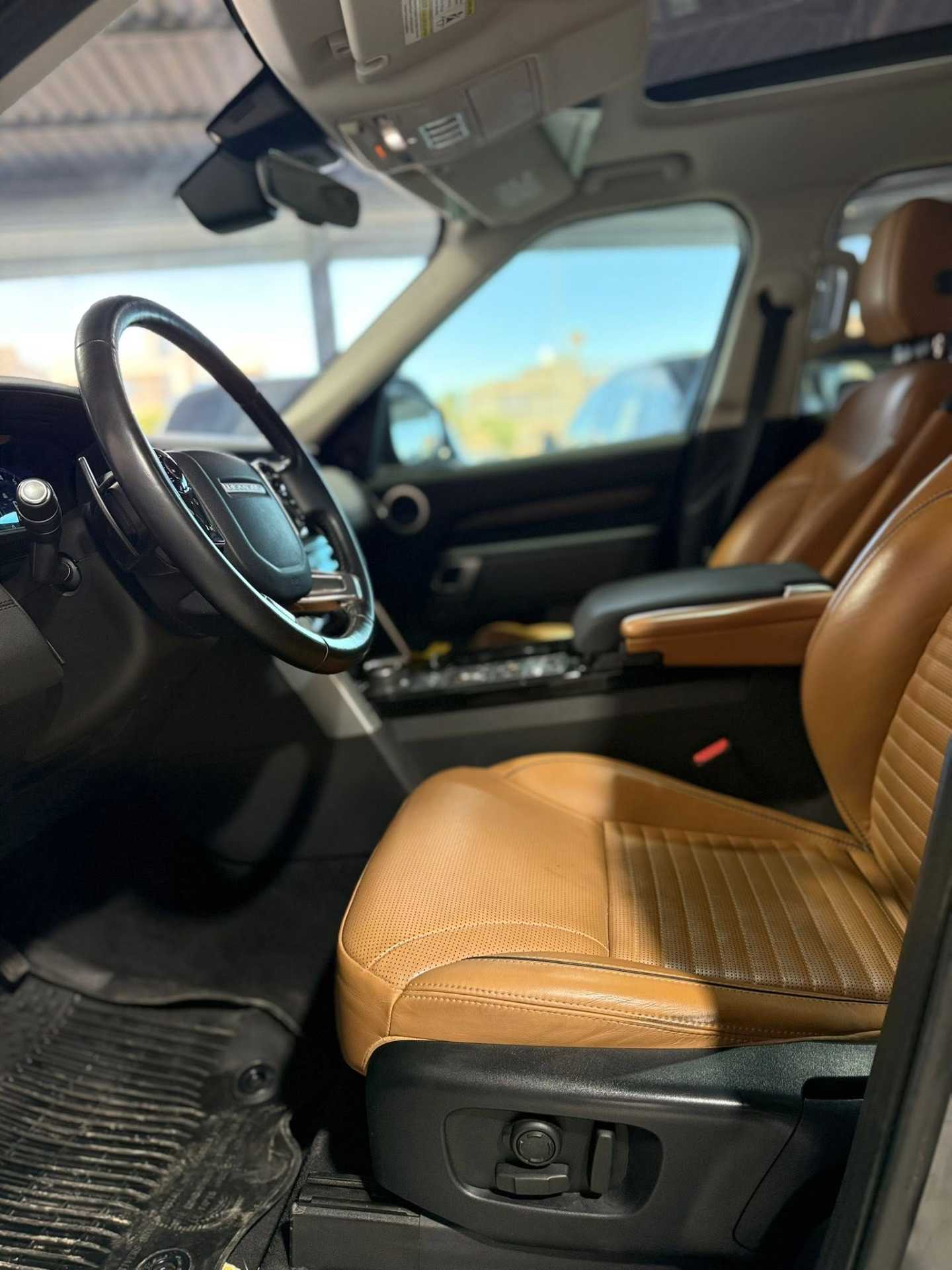 Land Rover Discovery 2020