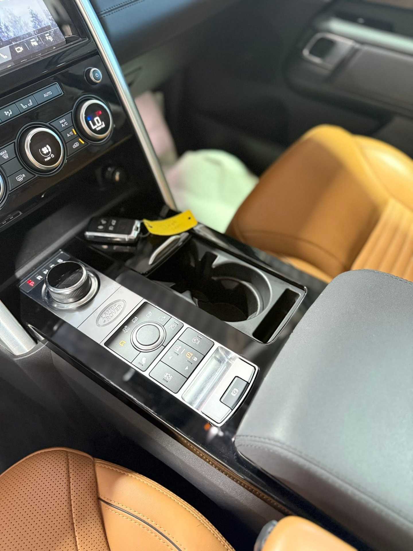 Land Rover Discovery 2020