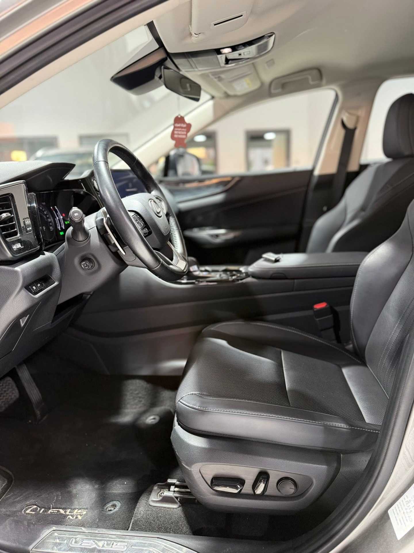 لكزس NX350 2025