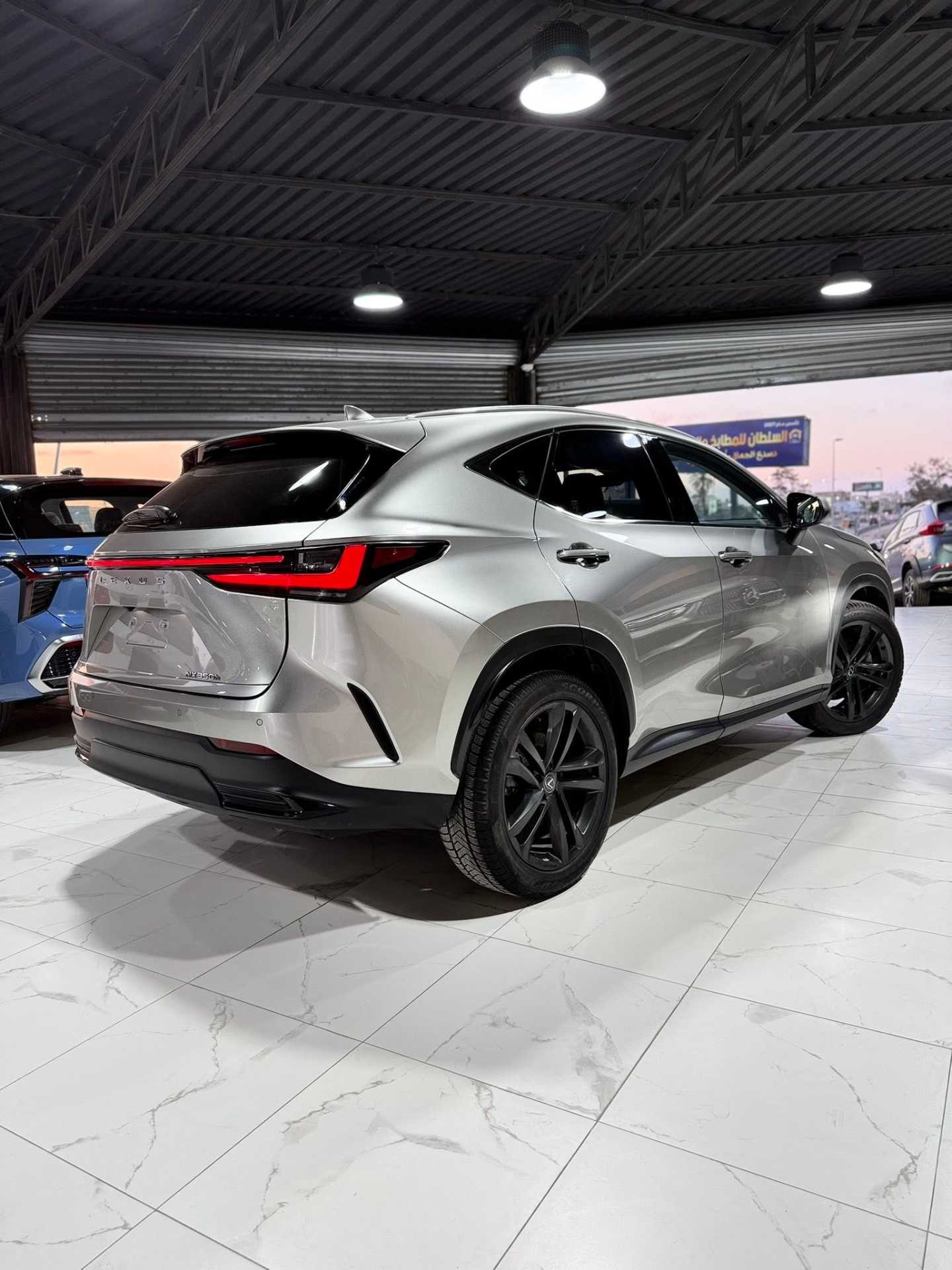 لكزس NX350 2025