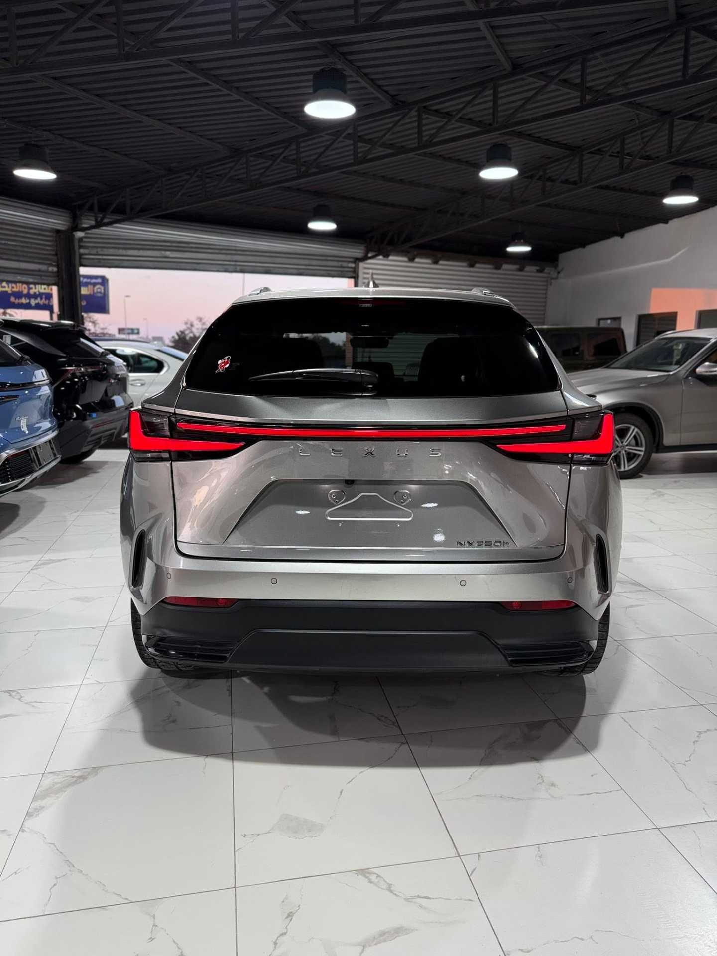 لكزس NX350 2025
