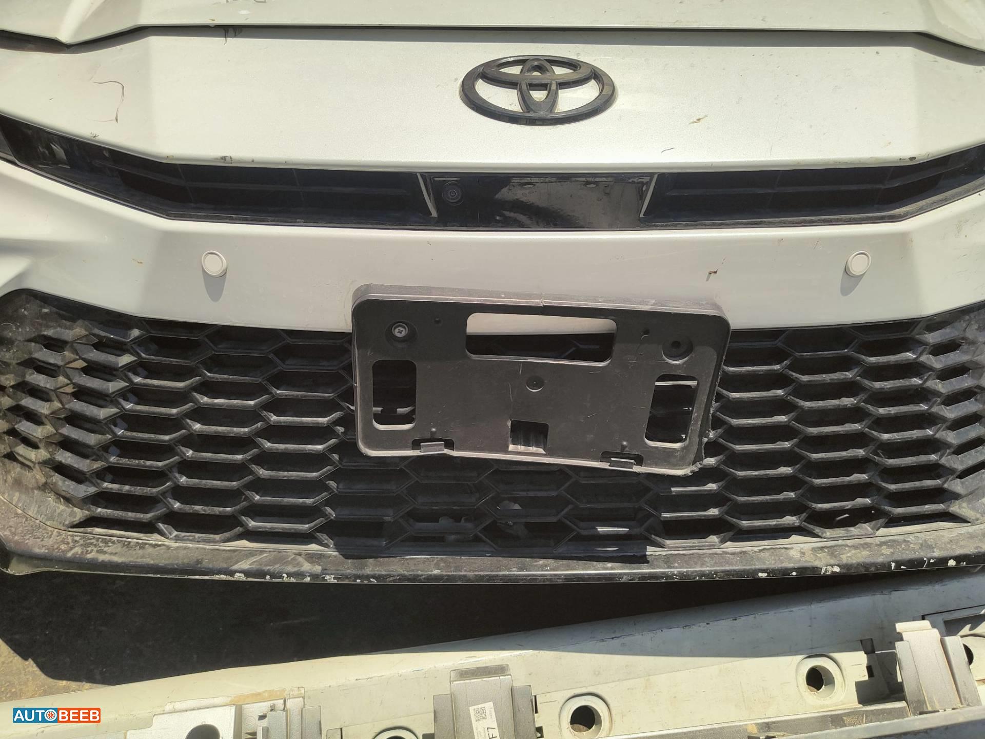 Body  Grilles Toyota Camry