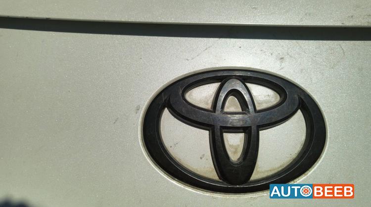 Body  Emblems Toyota Camry