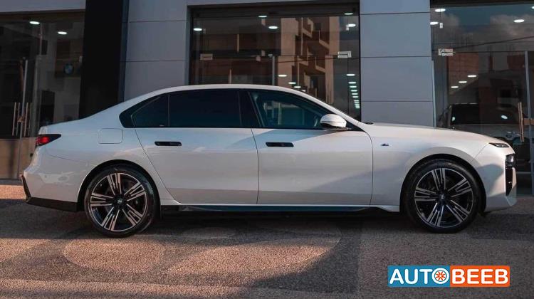 BMW 750e xDrive 2024