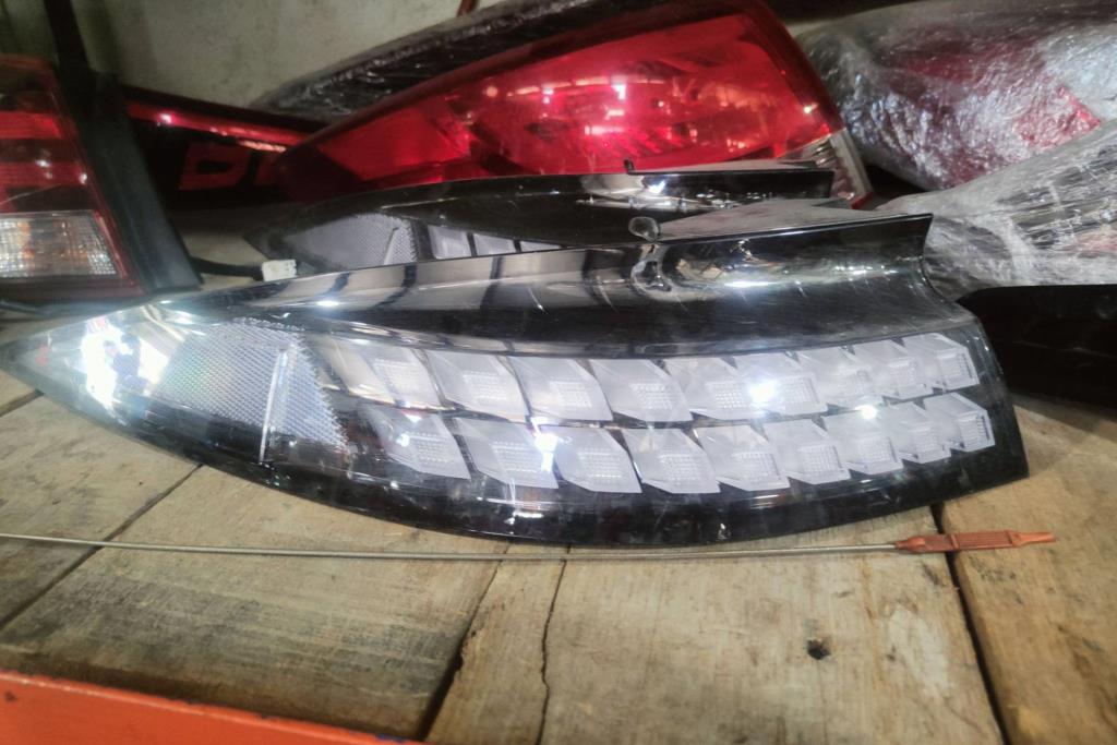 ضوء خلفي يمين شمال هيونداي ايونيك 6 2023 2024