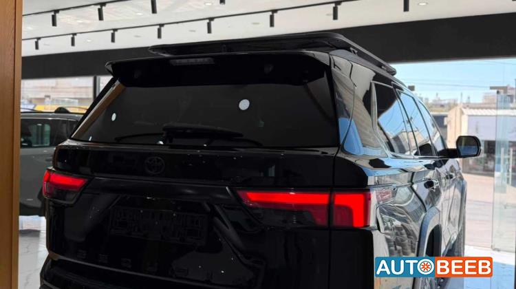 Toyota Sequoia 2024