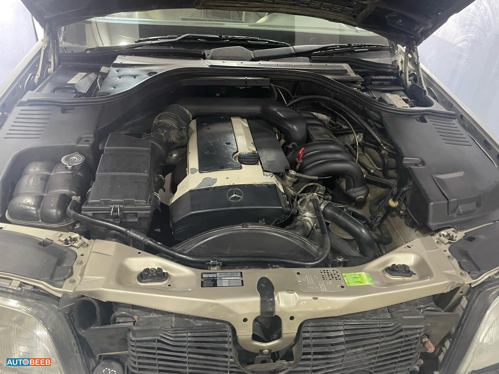 مرسيدس بنز C320 1995