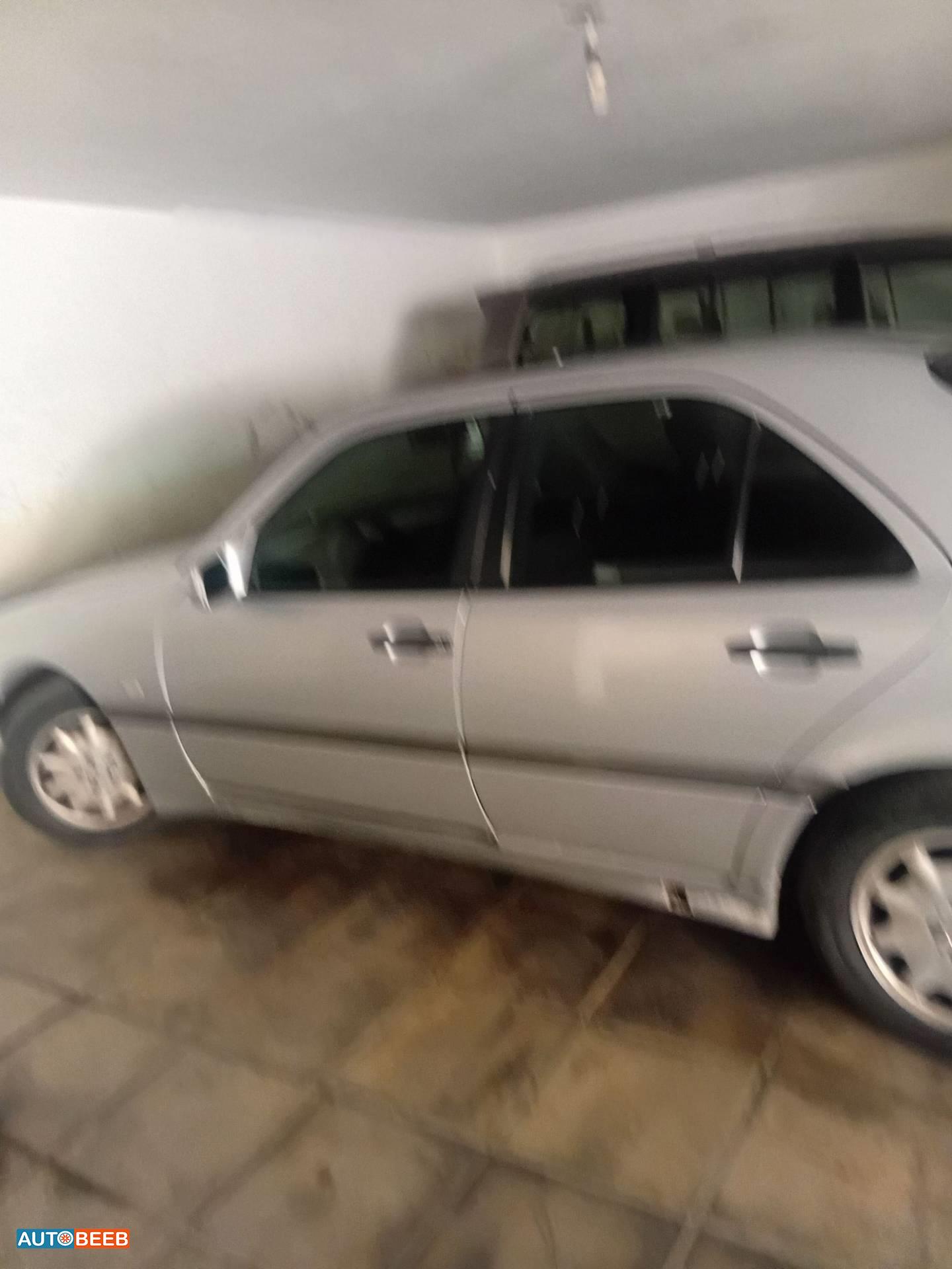Mercedes Benz C200 1998