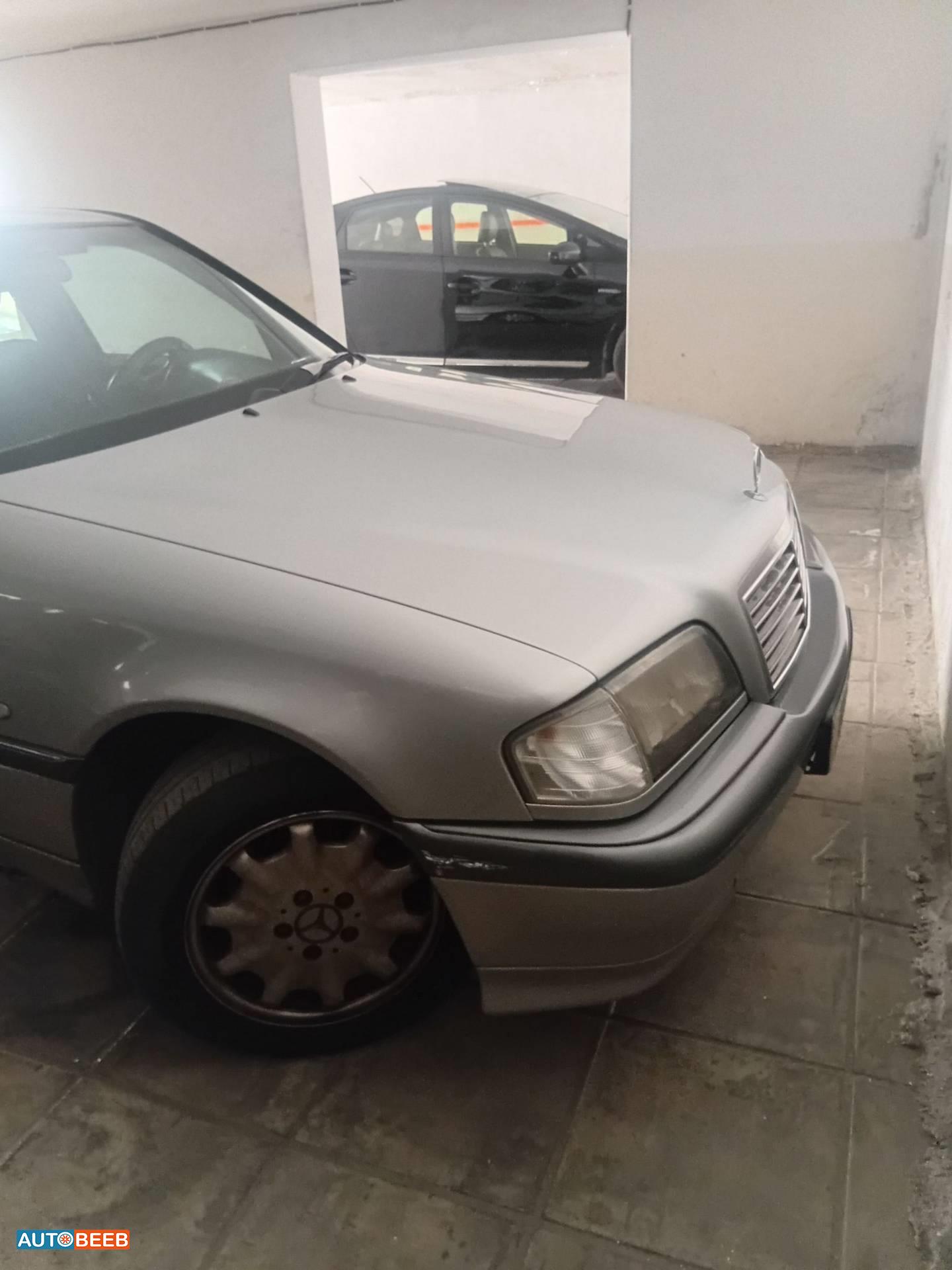 Mercedes Benz C200 1998