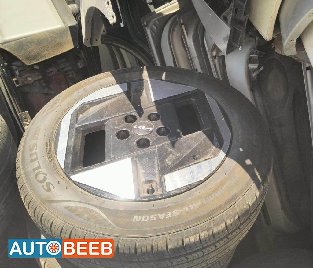 طقم جنطات مع كوشوك كيا k3 قياس 17 