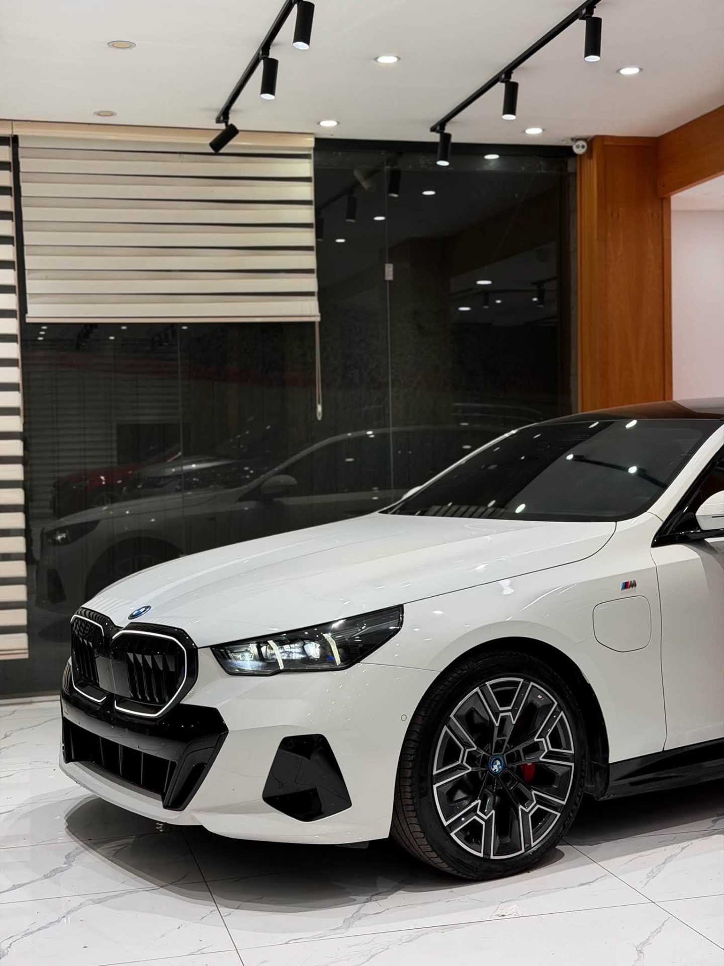بي ام دبليو 530e 2025