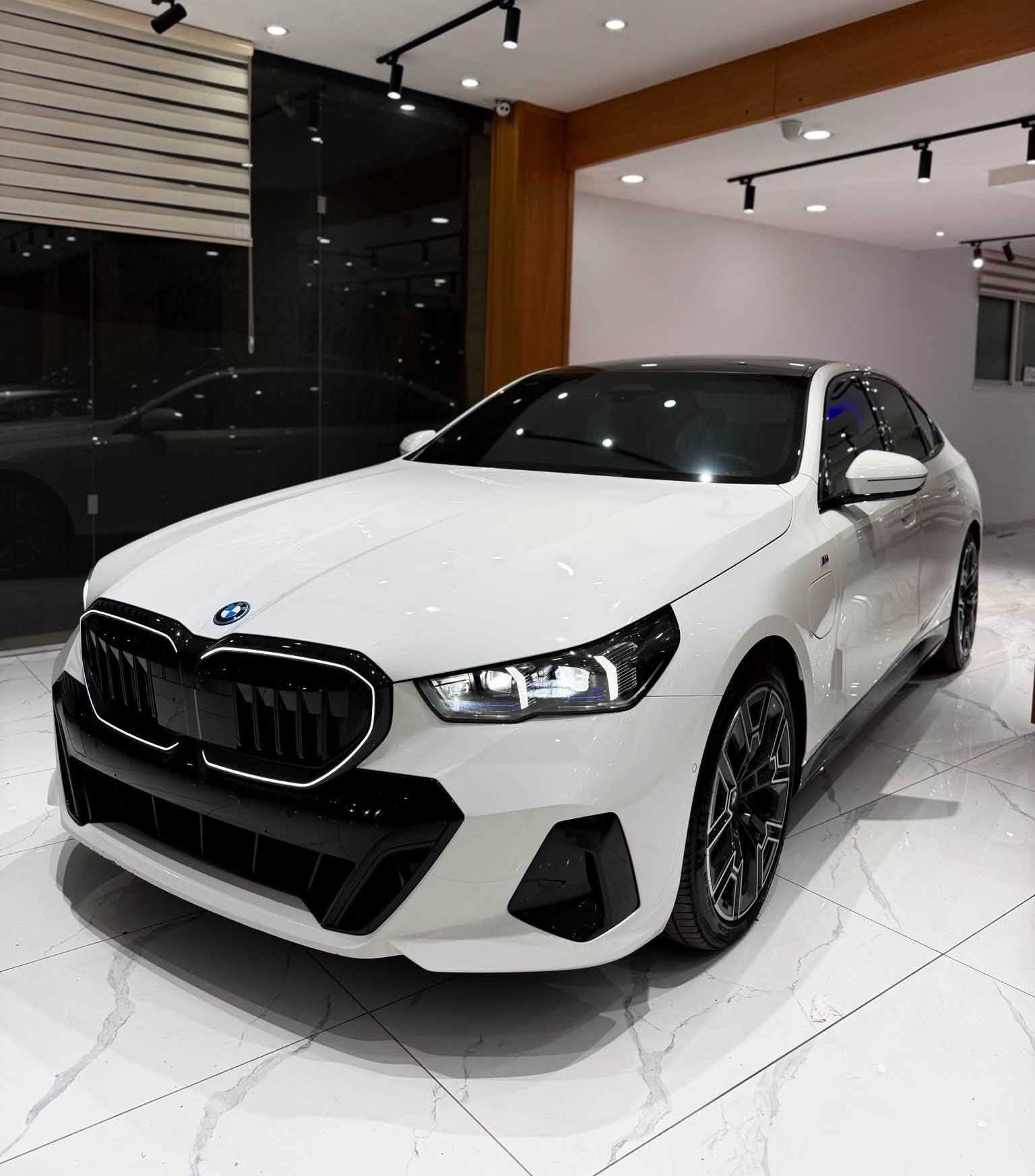 بي ام دبليو 530e 2025