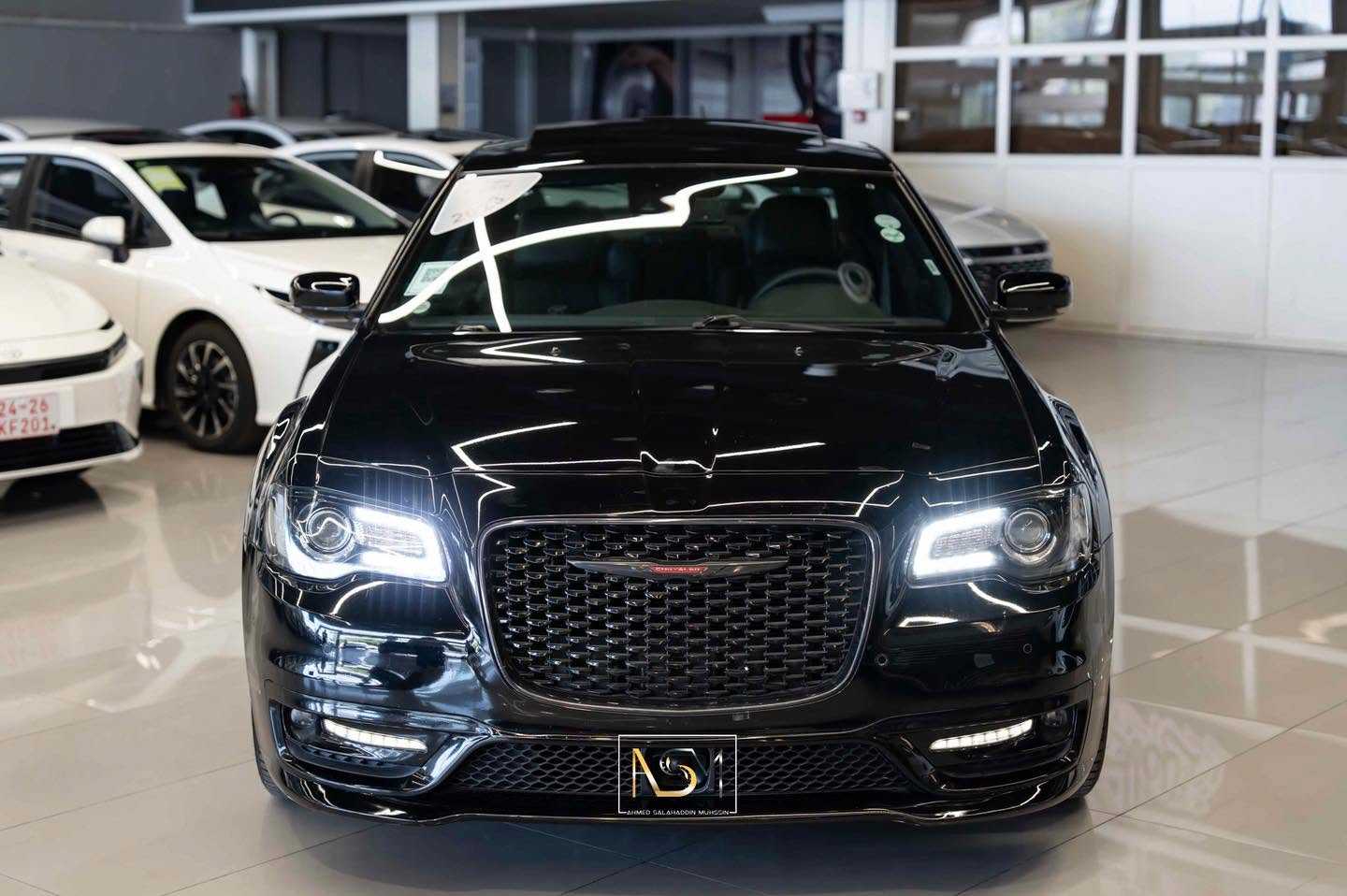 كرايسلر 300 2023