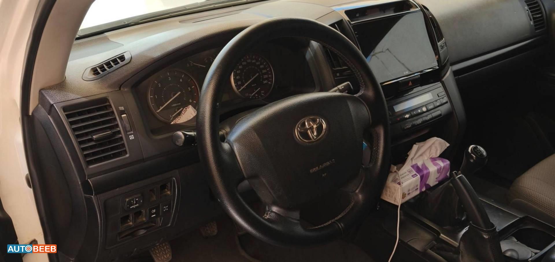 Toyota Land Cruiser 2014
