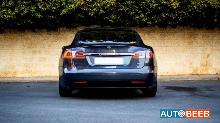 Tesla S 2017
