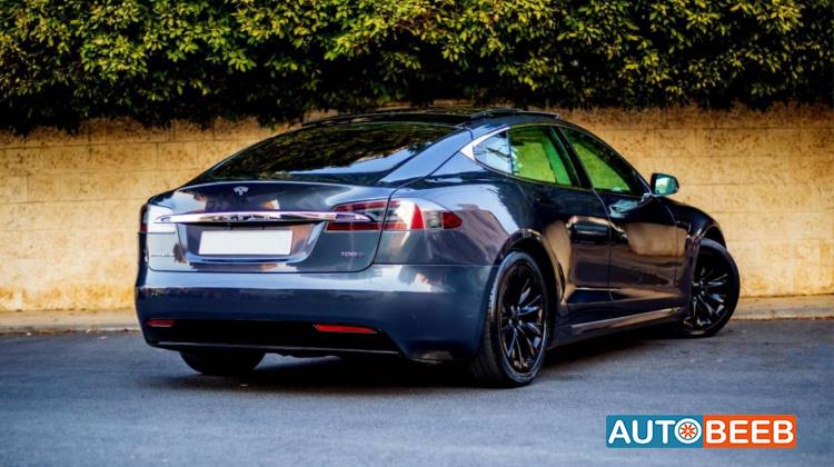 Tesla S 2017