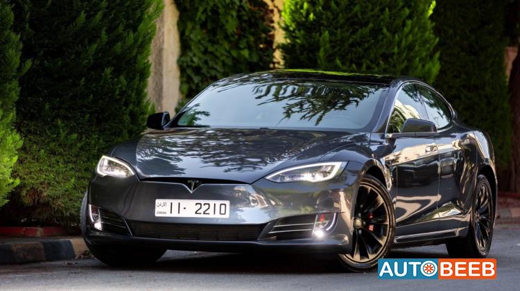 Tesla S 2017