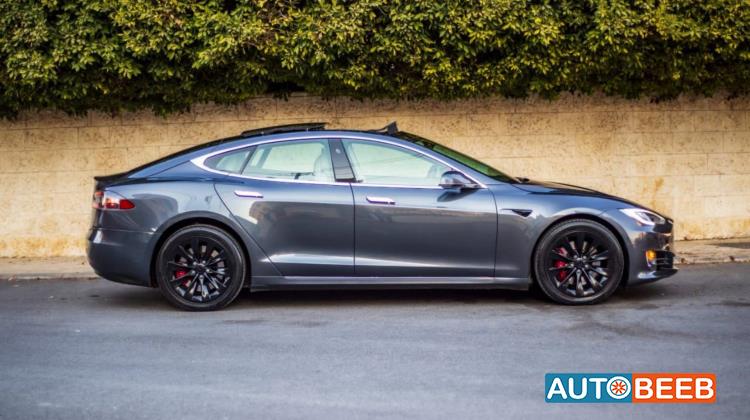 Tesla S 2017