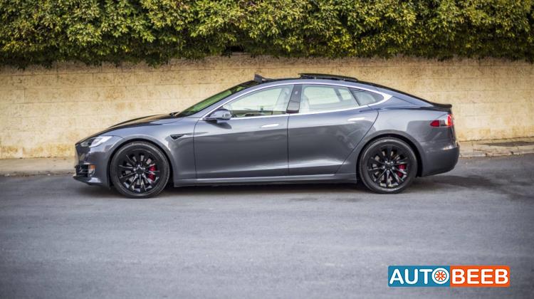 Tesla S 2017