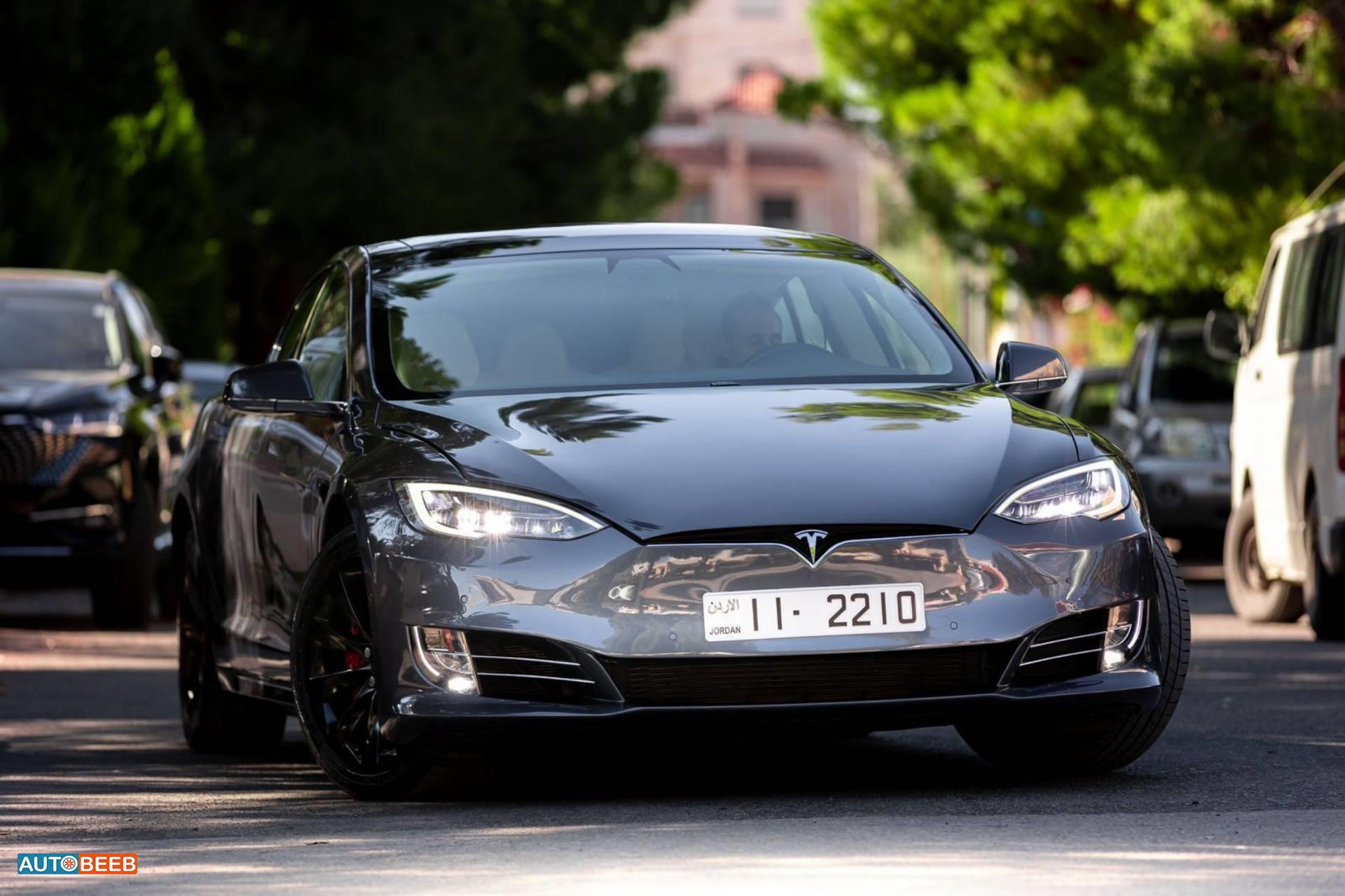 Tesla S 2017