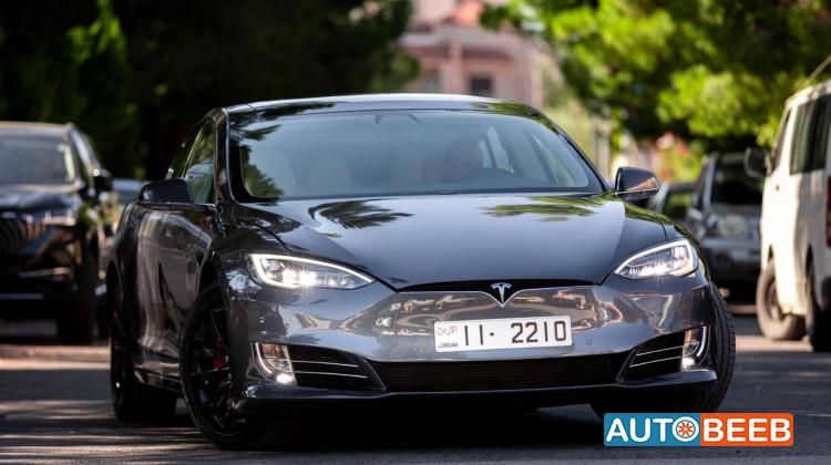 Tesla S 2017