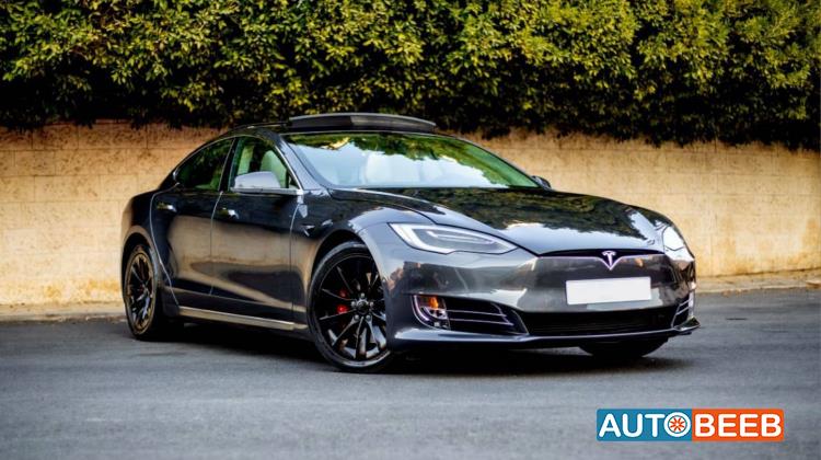Tesla S 2017