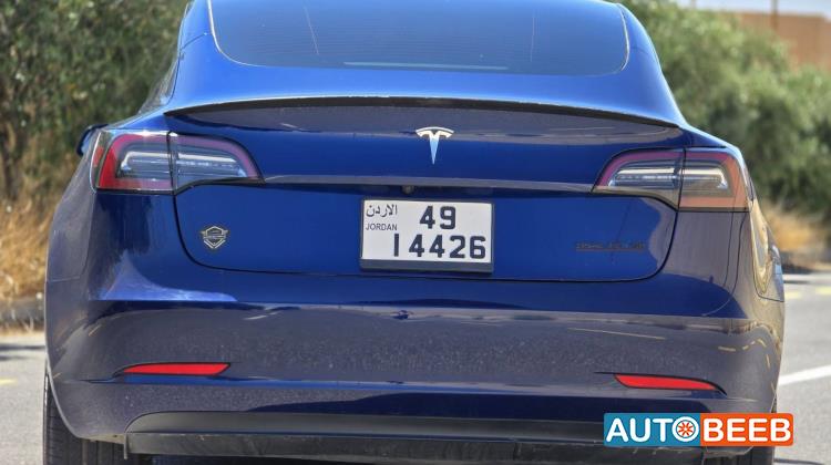 Tesla 3 2023