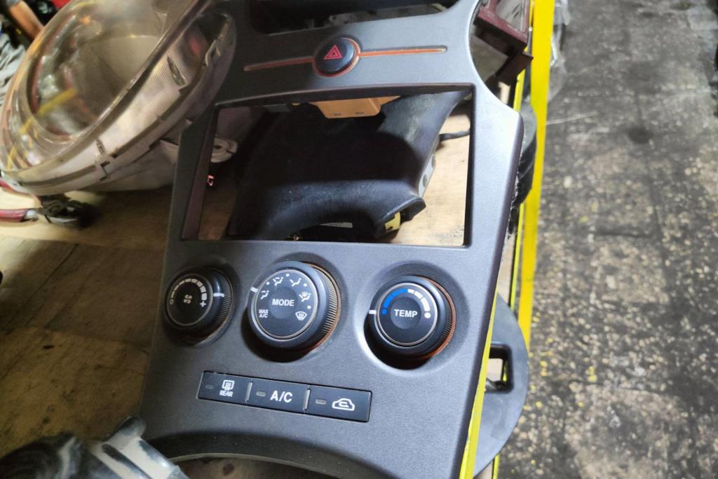 Cabin  Dashboard KIA Carens
