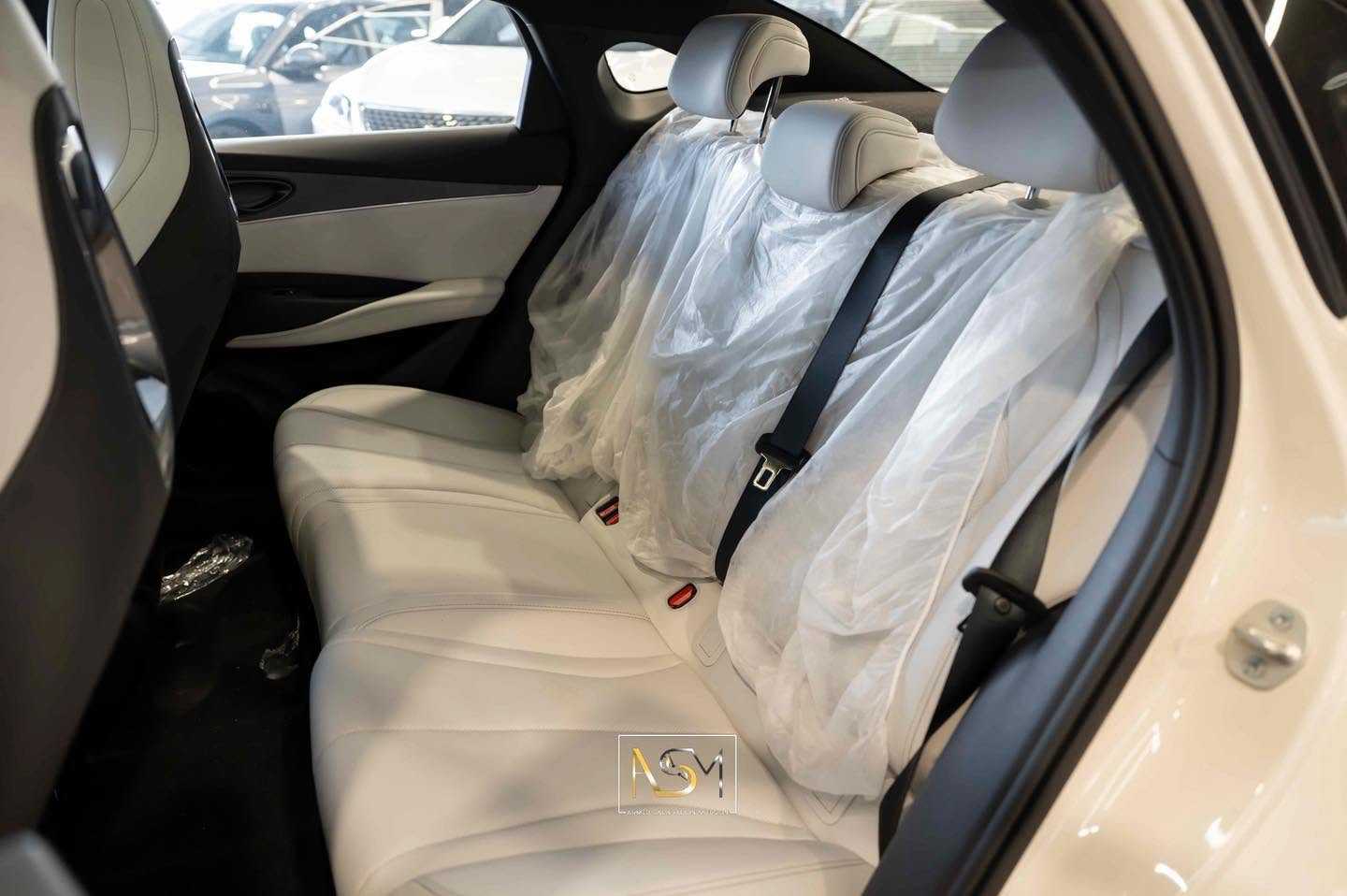 بي واي دي سيل 2025