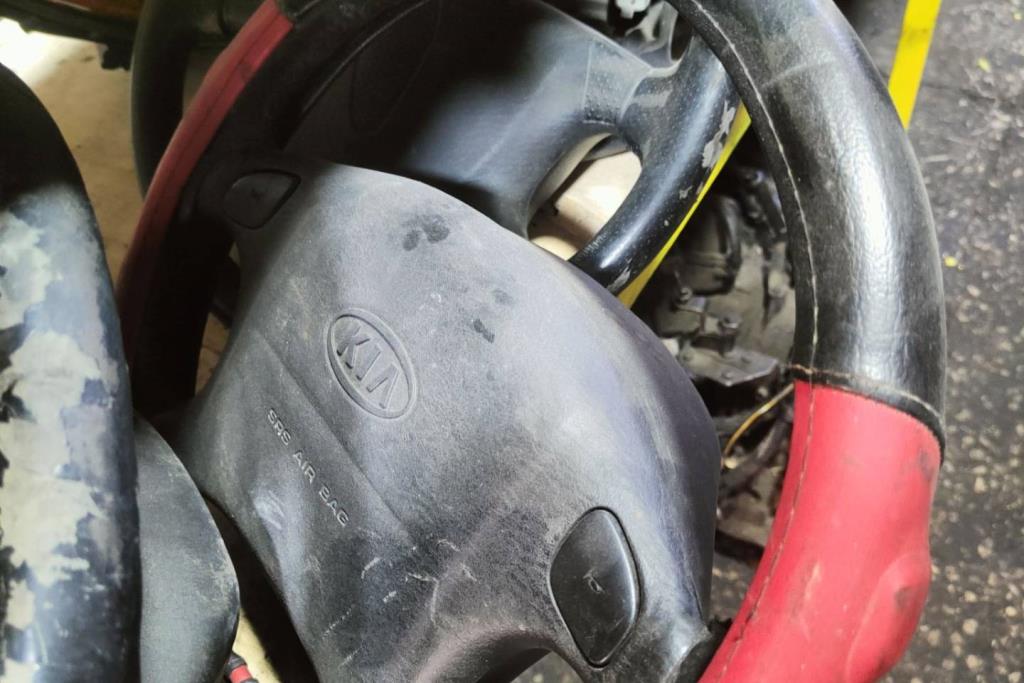 Cabin  Steering Wheel KIA Spectra