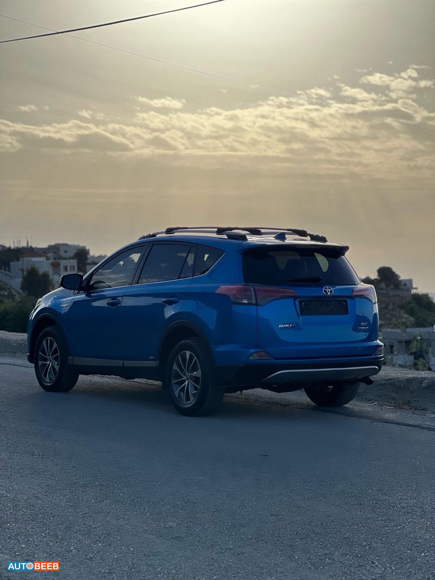 Toyota RAV4 2017
