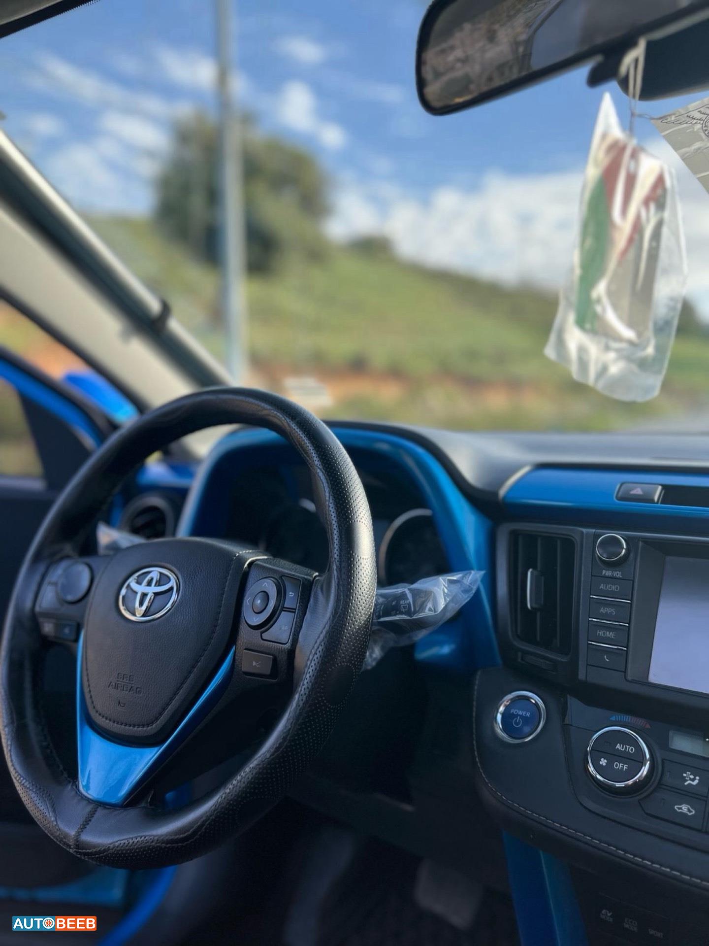 Toyota RAV4 2017