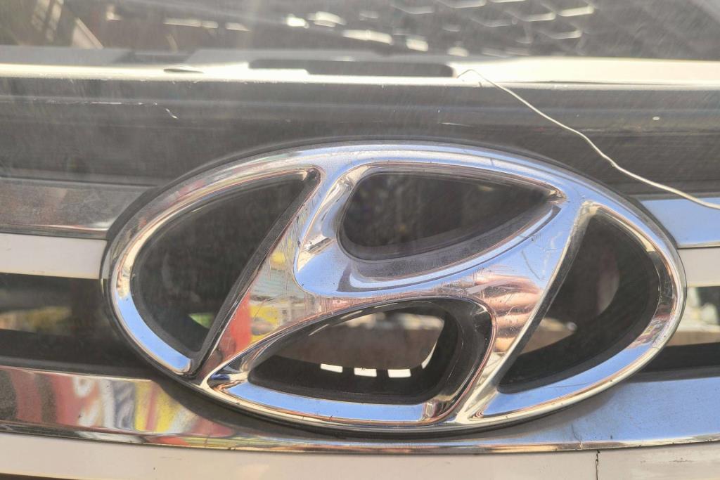 Body  Emblems Hyundai Santa Fe