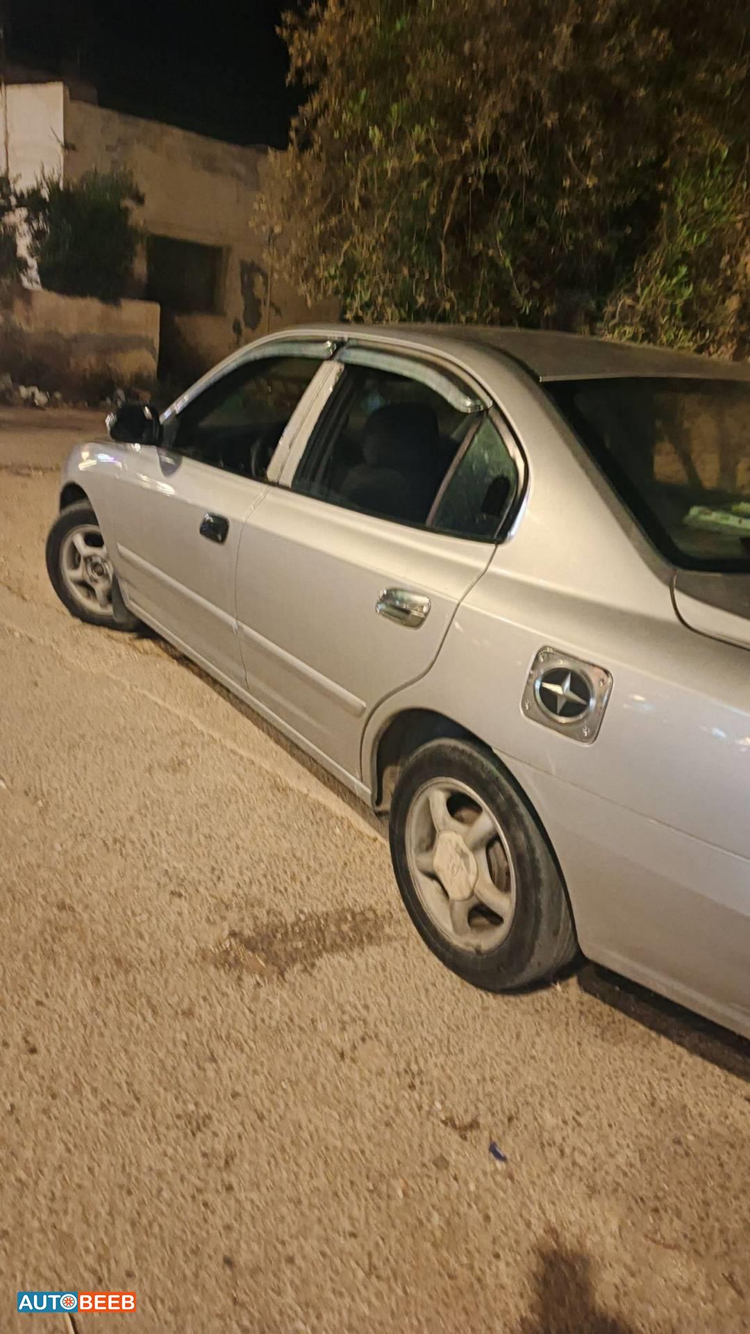 هيونداي افانتي 2002
