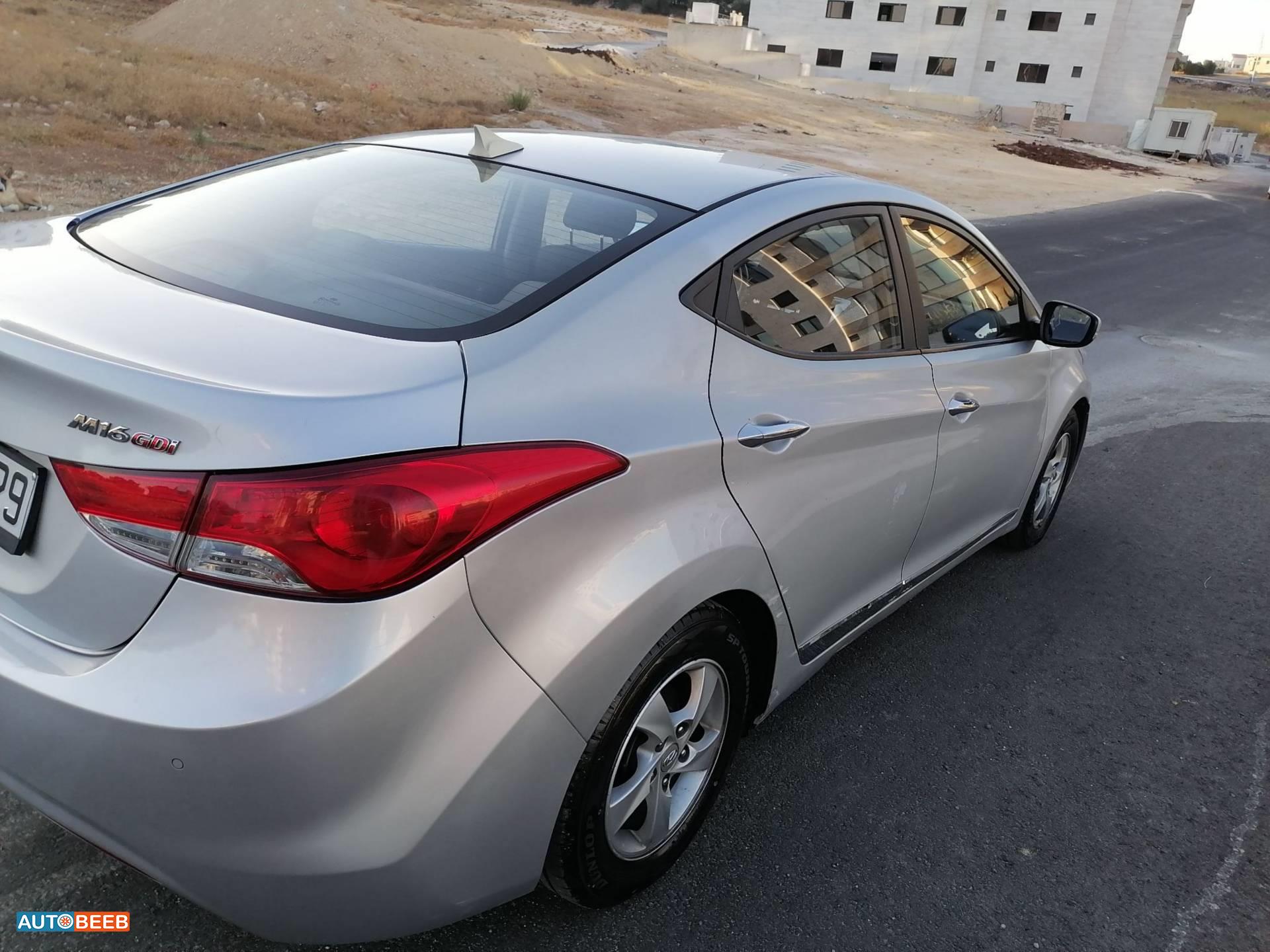 هيونداي افانتي 2012
