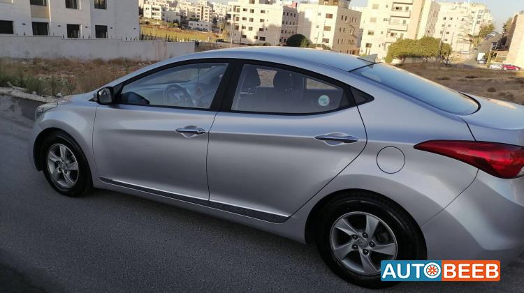 هيونداي افانتي 2012