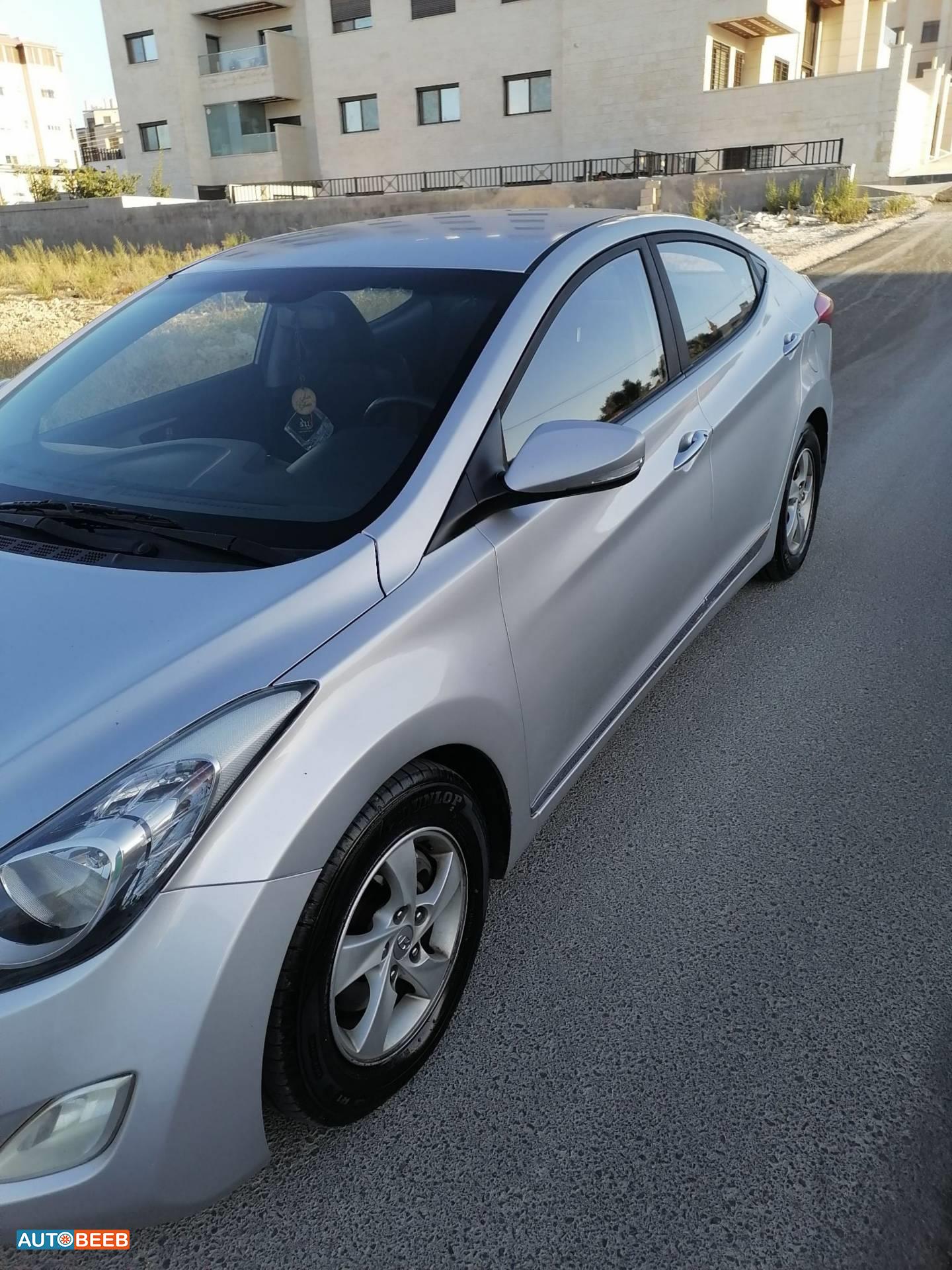 هيونداي افانتي 2012