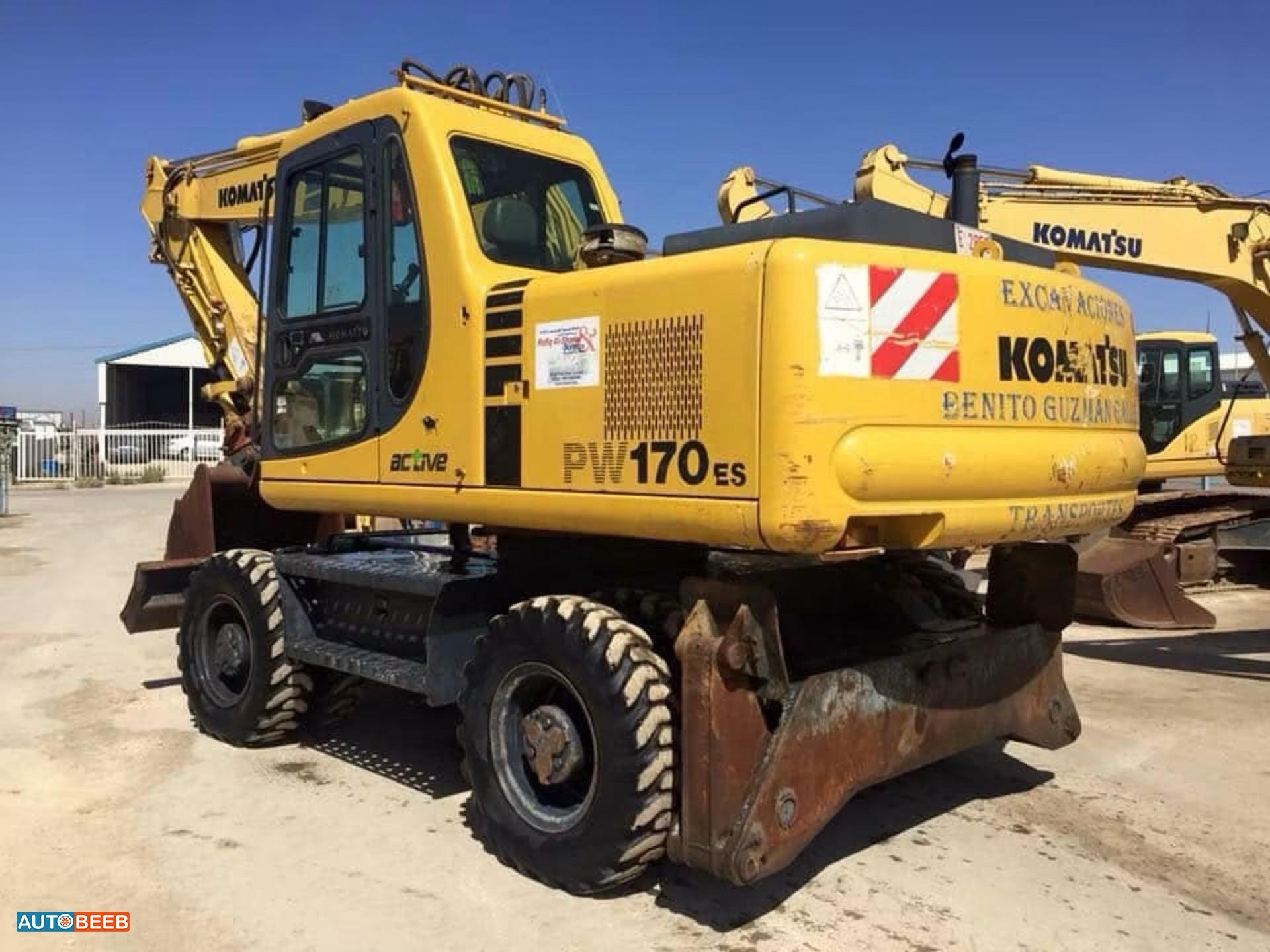 Tracked Excavator Komatsu 2001