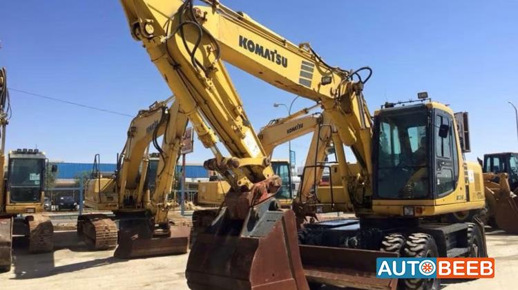 Tracked Excavator Komatsu 2001