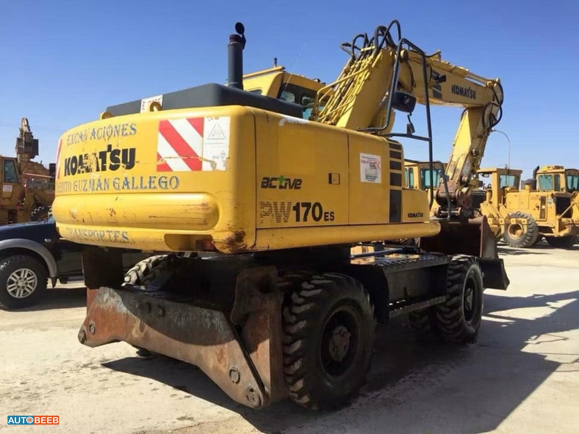Tracked Excavator Komatsu 2001