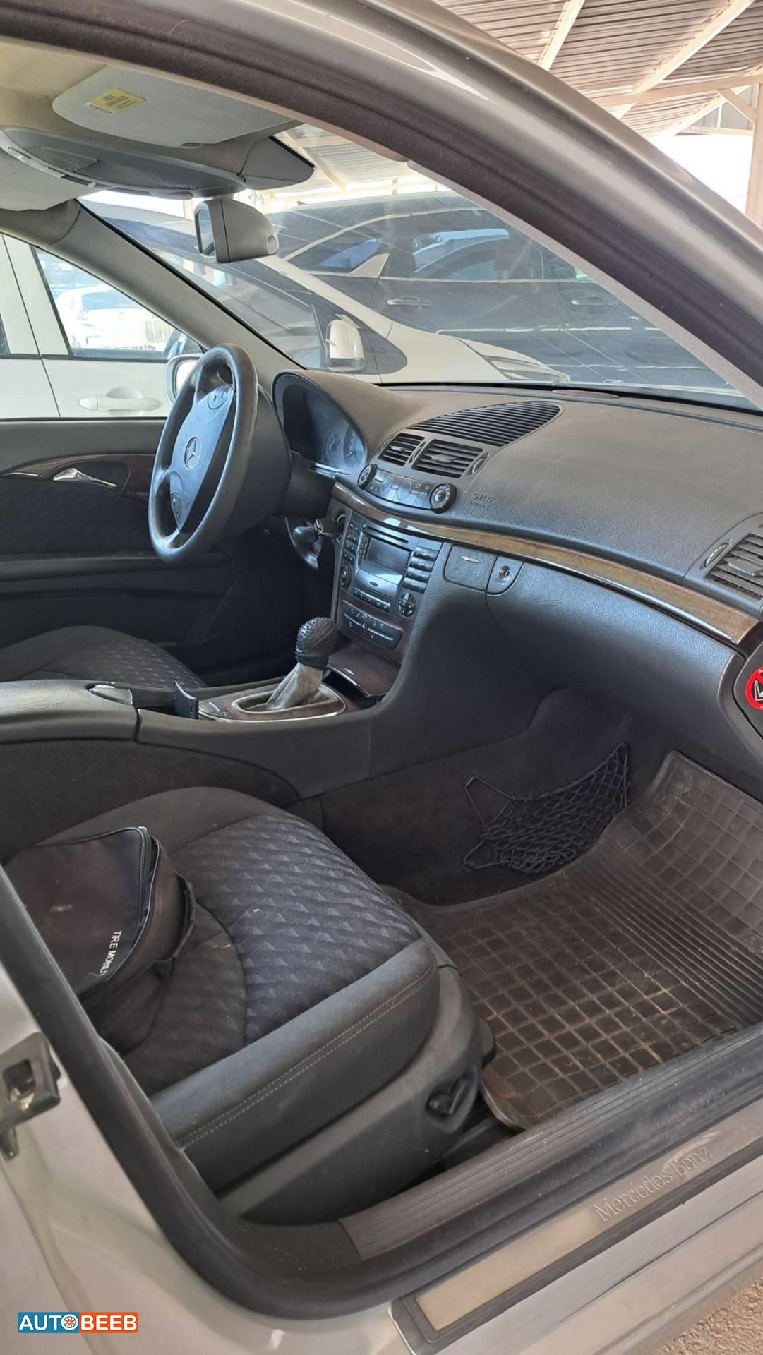 مرسيدس بنز E200 2004