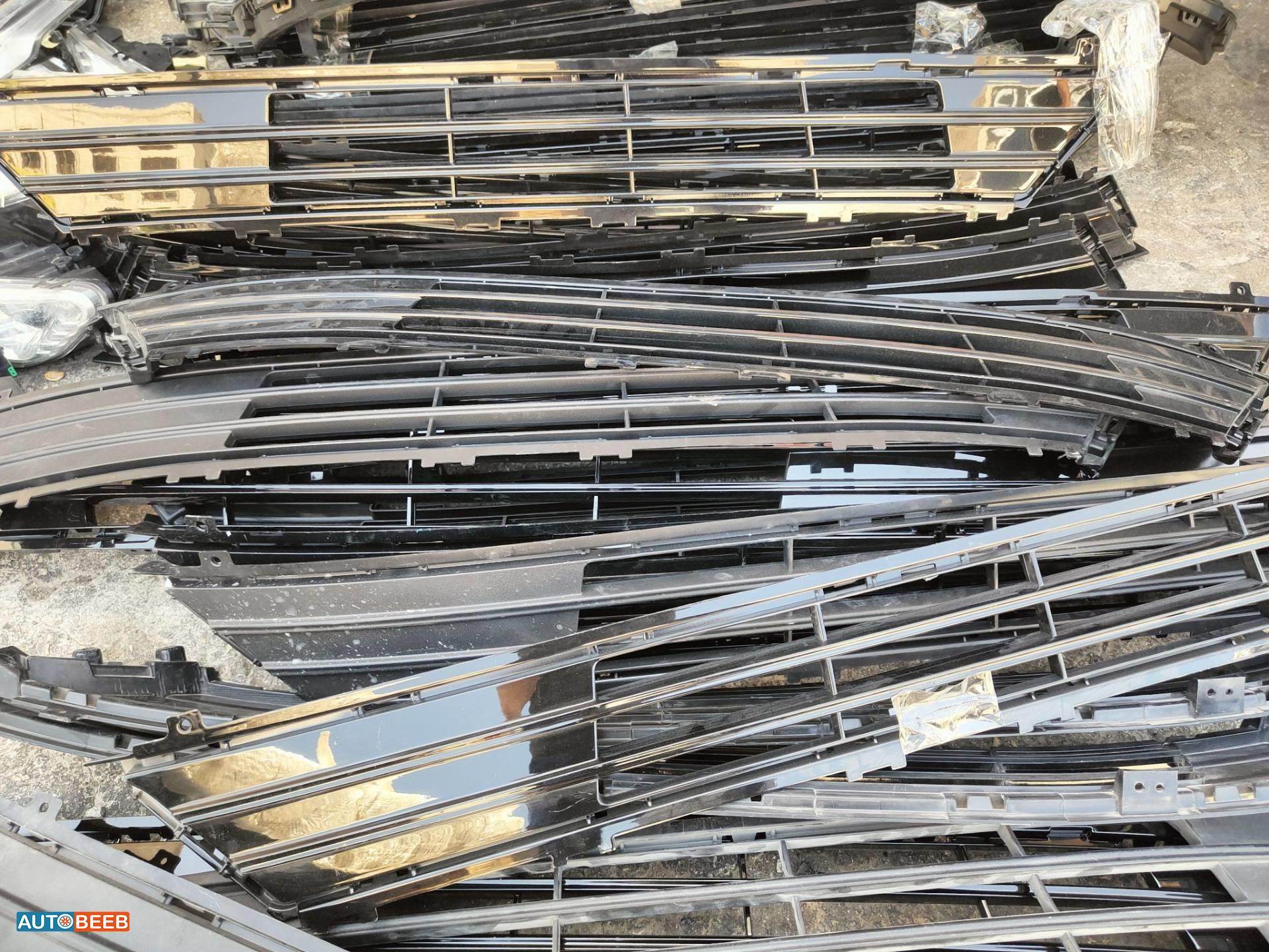 Body  Grilles Ford Fusion