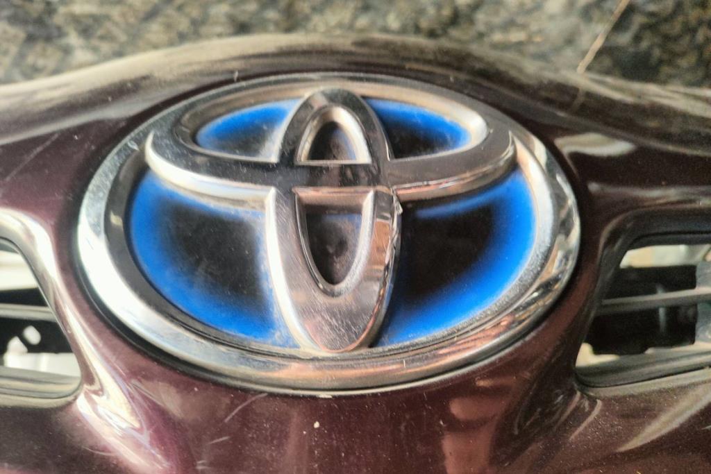 Body  Emblems Toyota Prius