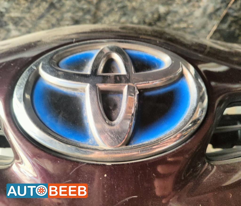 Body  Emblems Toyota Prius