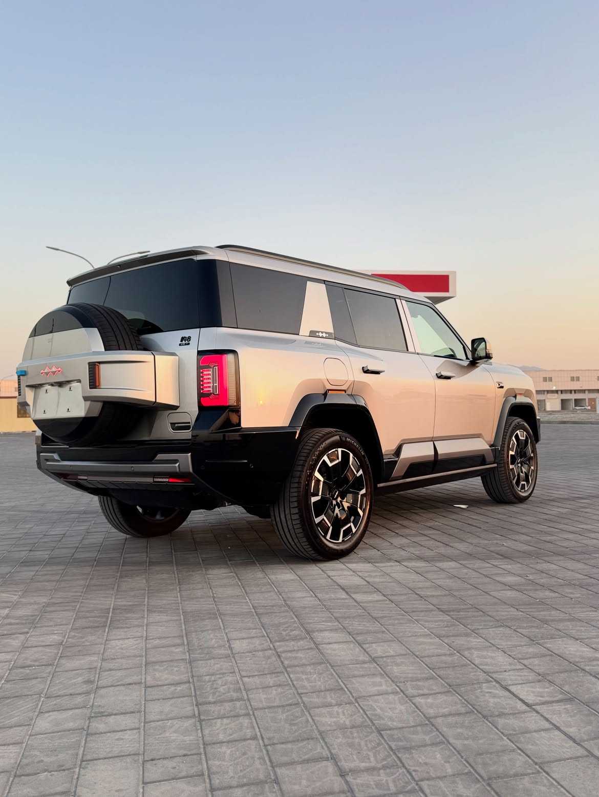 بي واي دي ليوبارد 8 2025