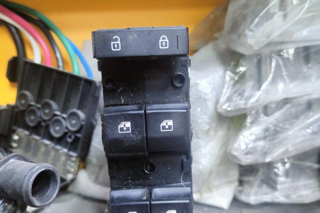 مجمع كبسات شباك كيا K3 2022 2023