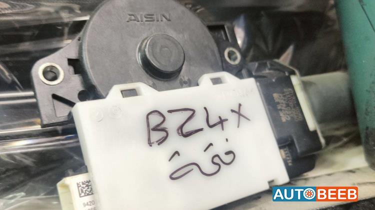 ماكينه زجاج تويوتا bz4x 2022 2023 2024