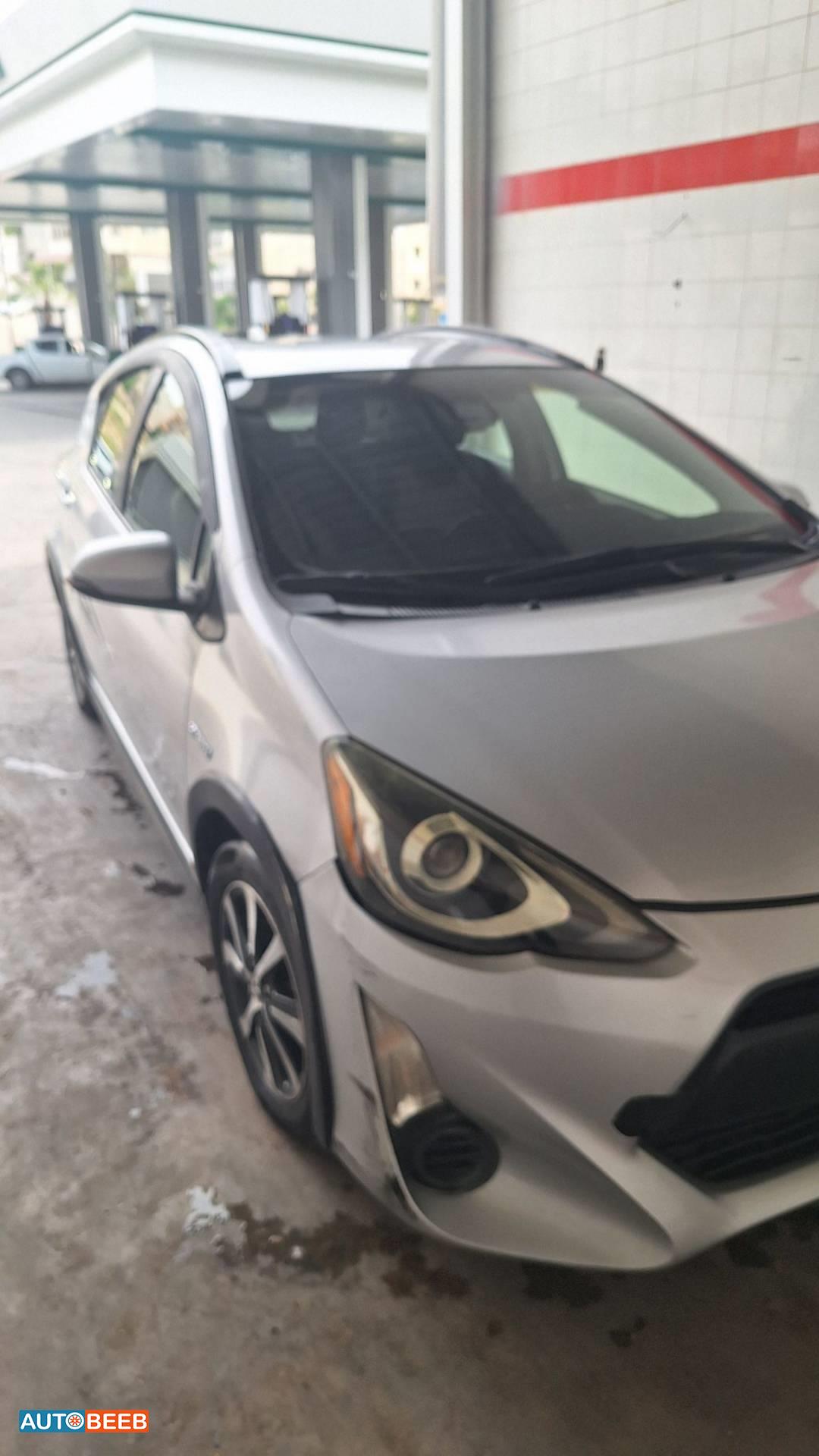 Toyota Prius C 2018