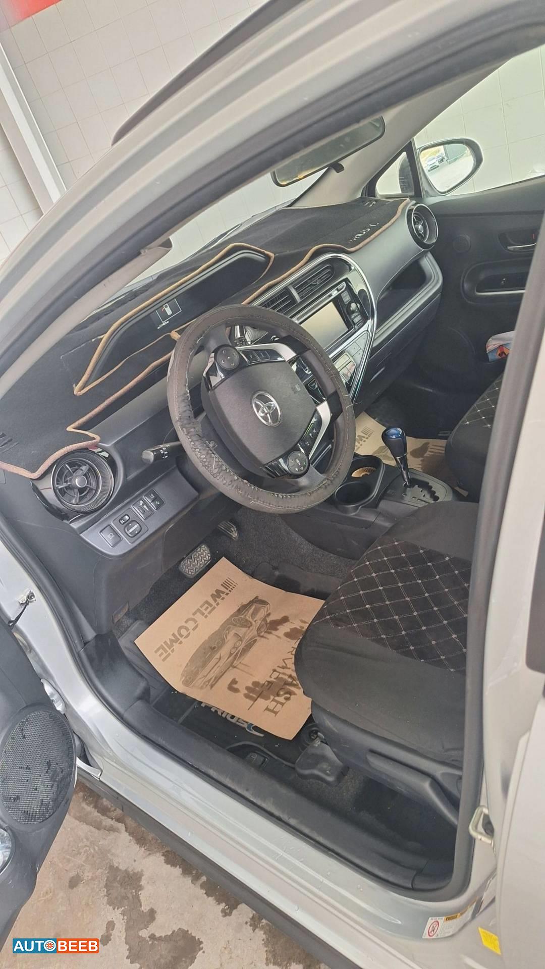 Toyota Prius C 2018